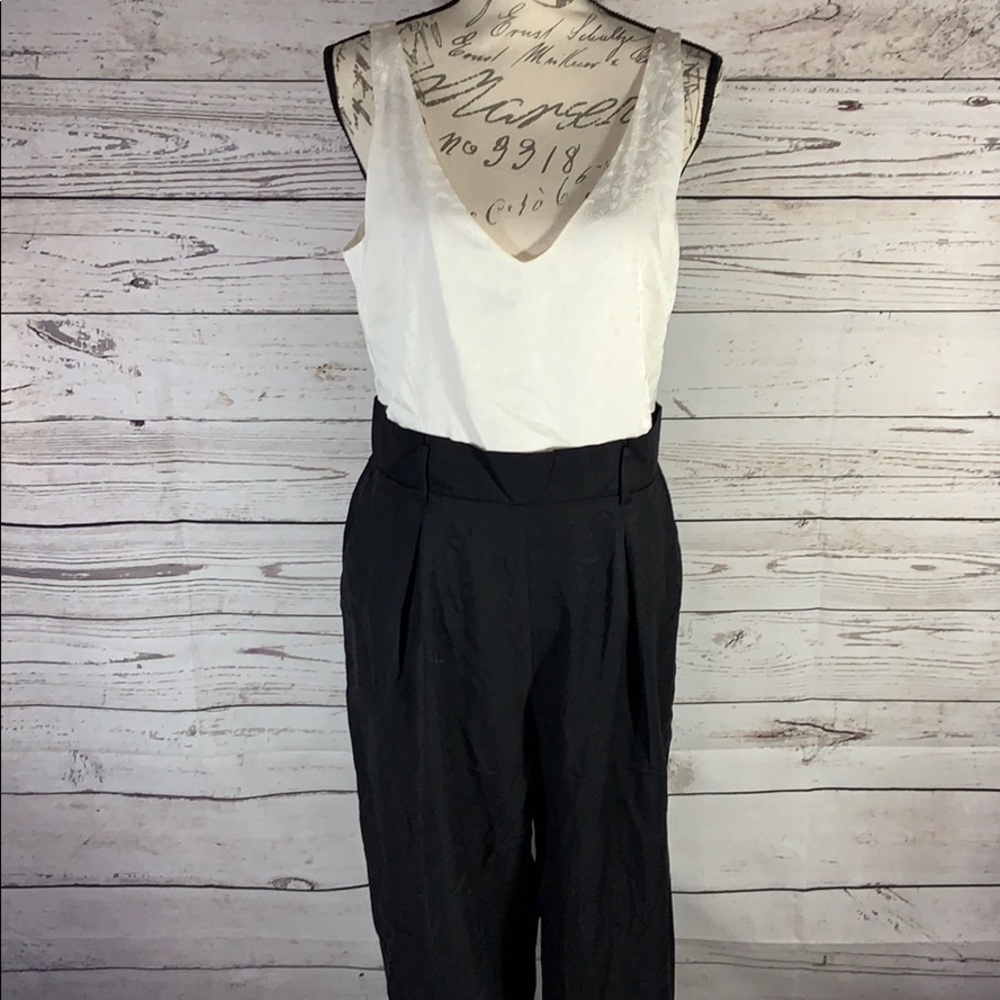 Socialite Sleeveless Jumper Sz L NWOT